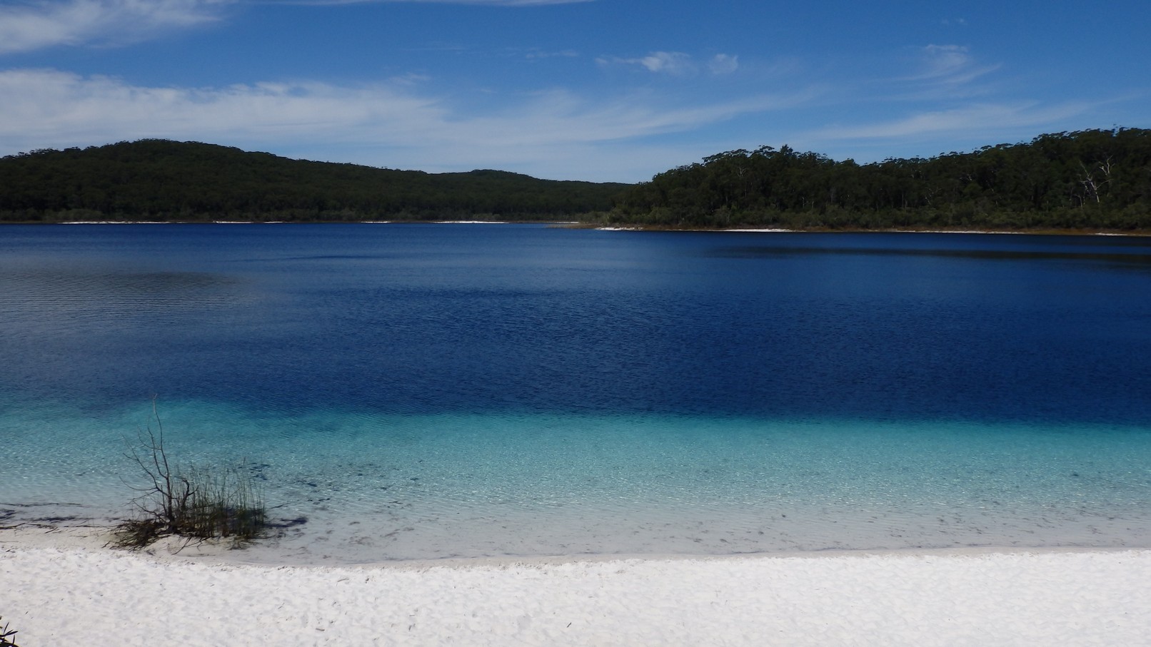 Lake McKenzie on the Fraser Island Great Walk